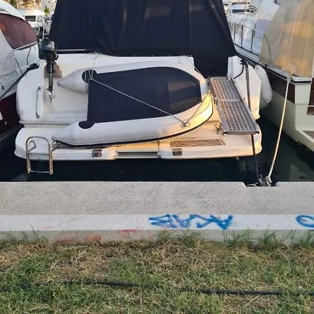 ホテル Airon Marine 42 *
